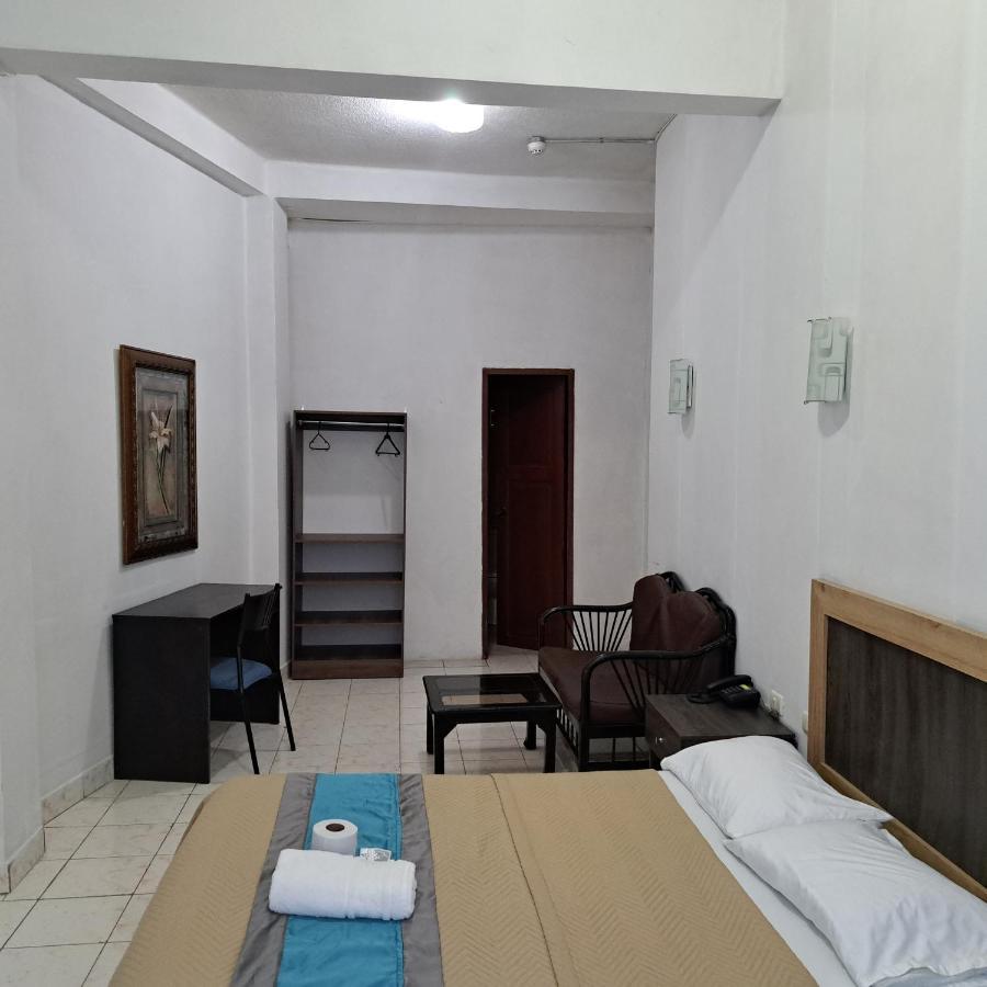 Atlantic Suites Hotel Гуаякиль Экстерьер фото