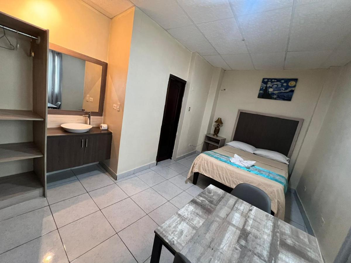 Atlantic Suites Hotel Гуаякиль Экстерьер фото